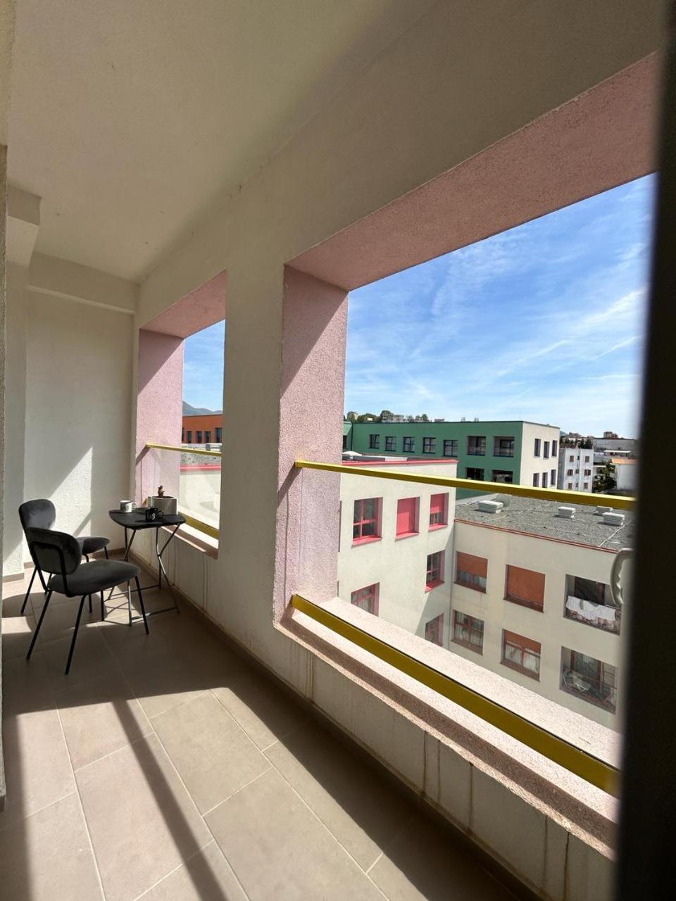 Picasso Apartment Tirana Exteriör bild