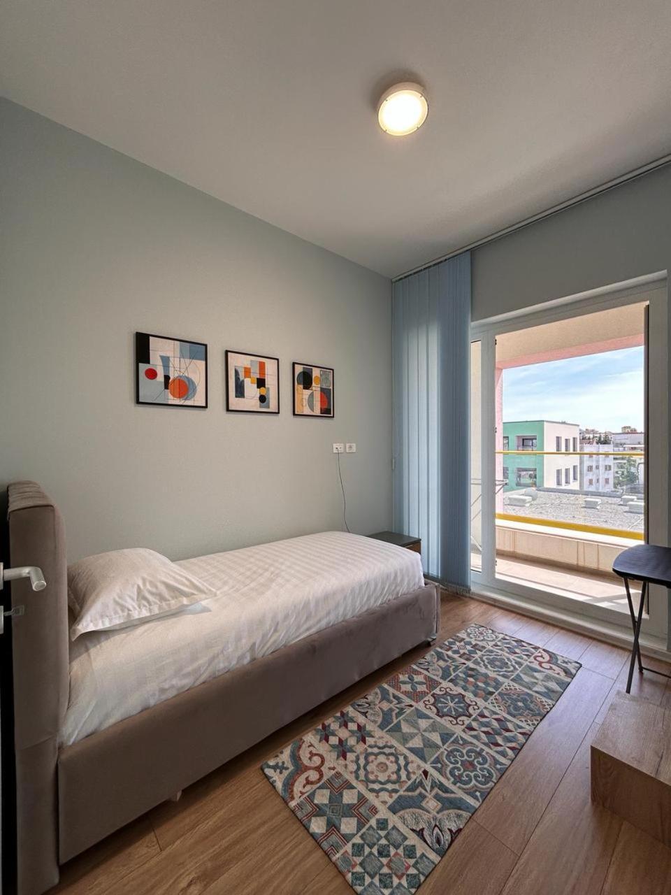 Picasso Apartment Tirana Exteriör bild